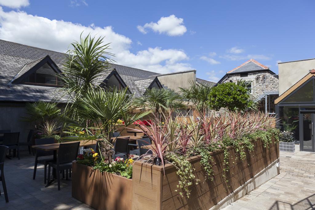 אוקהמפטון The White Hart Hotel Wetherspoon מראה חיצוני תמונה