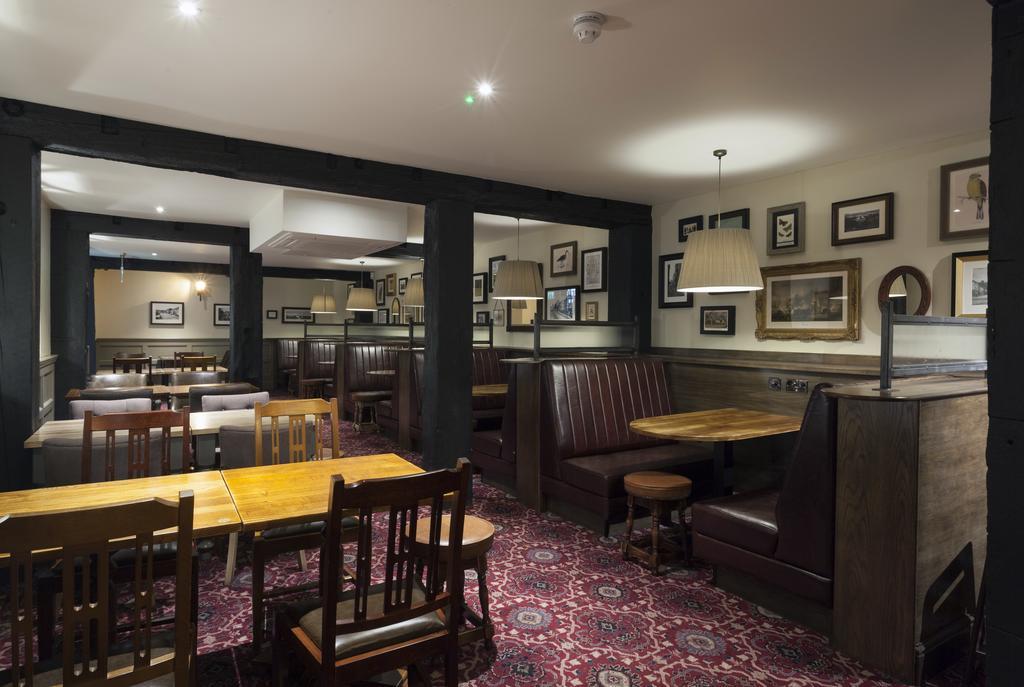 אוקהמפטון The White Hart Hotel Wetherspoon מראה חיצוני תמונה