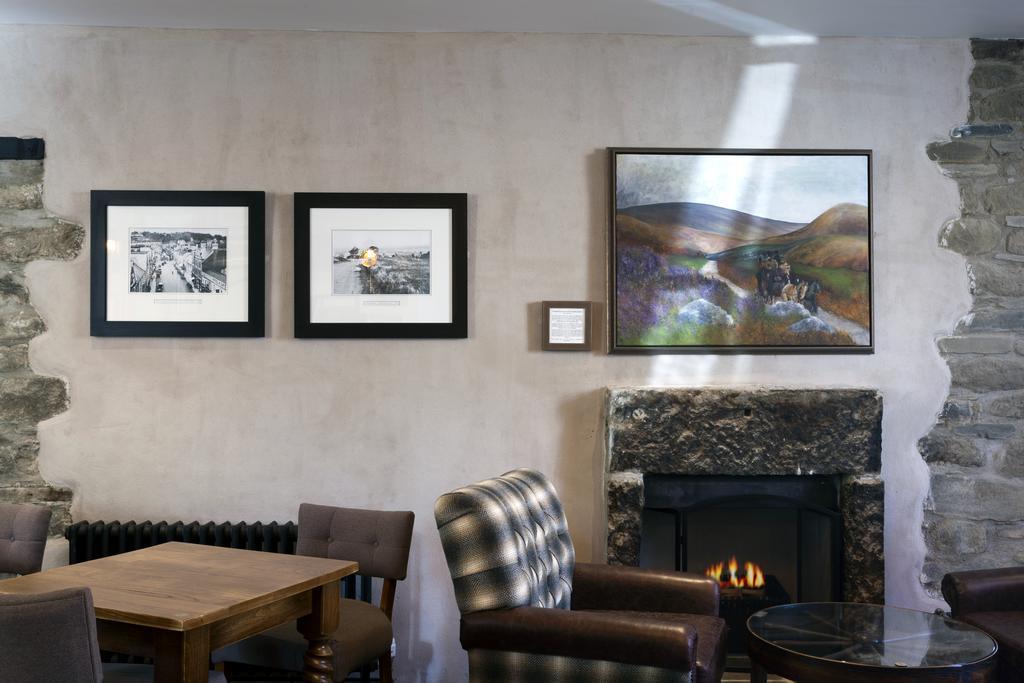 אוקהמפטון The White Hart Hotel Wetherspoon מראה חיצוני תמונה