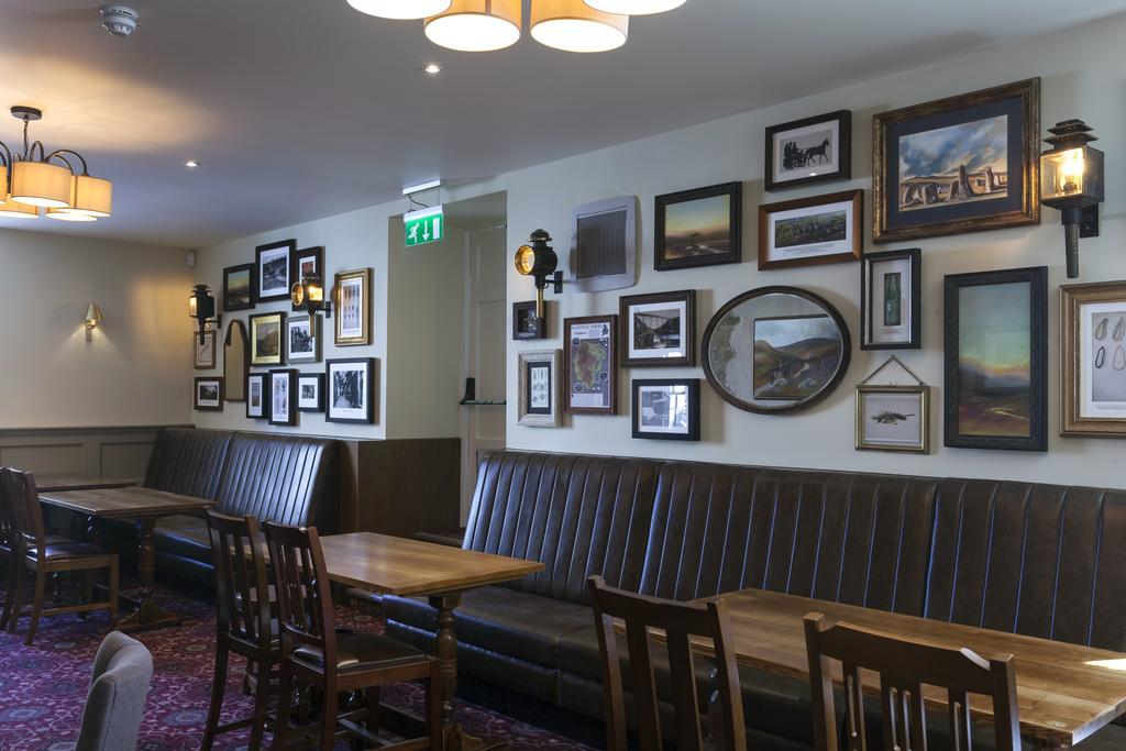 אוקהמפטון The White Hart Hotel Wetherspoon מראה חיצוני תמונה