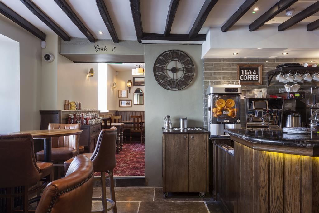 אוקהמפטון The White Hart Hotel Wetherspoon מראה חיצוני תמונה