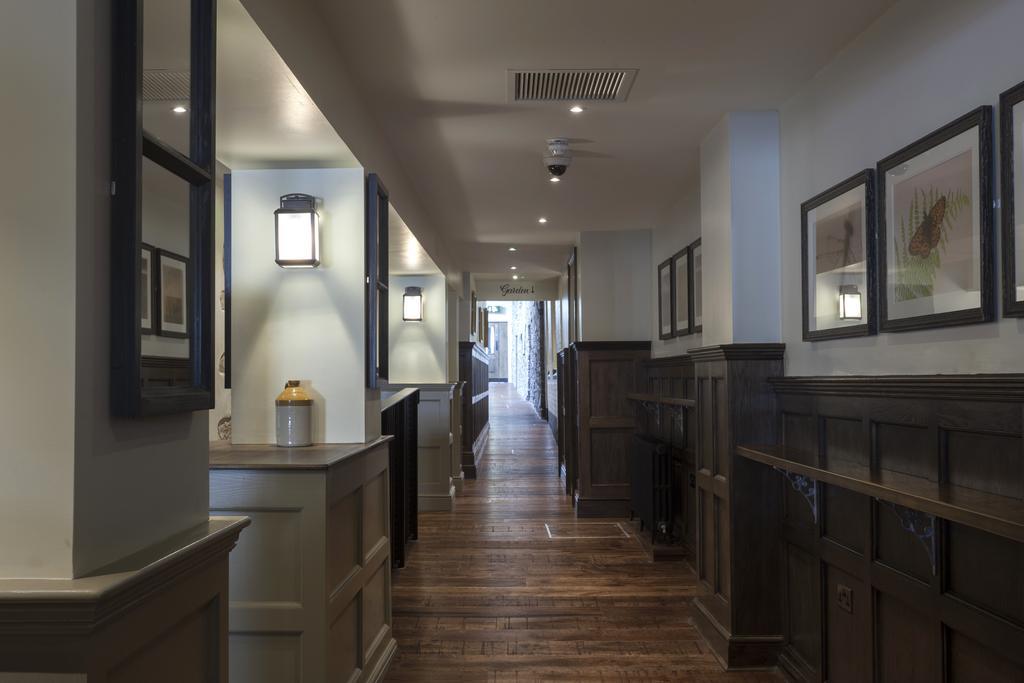 אוקהמפטון The White Hart Hotel Wetherspoon מראה חיצוני תמונה